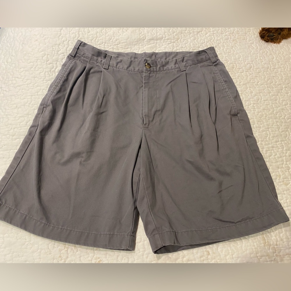 Jos A Banks pleated shorts